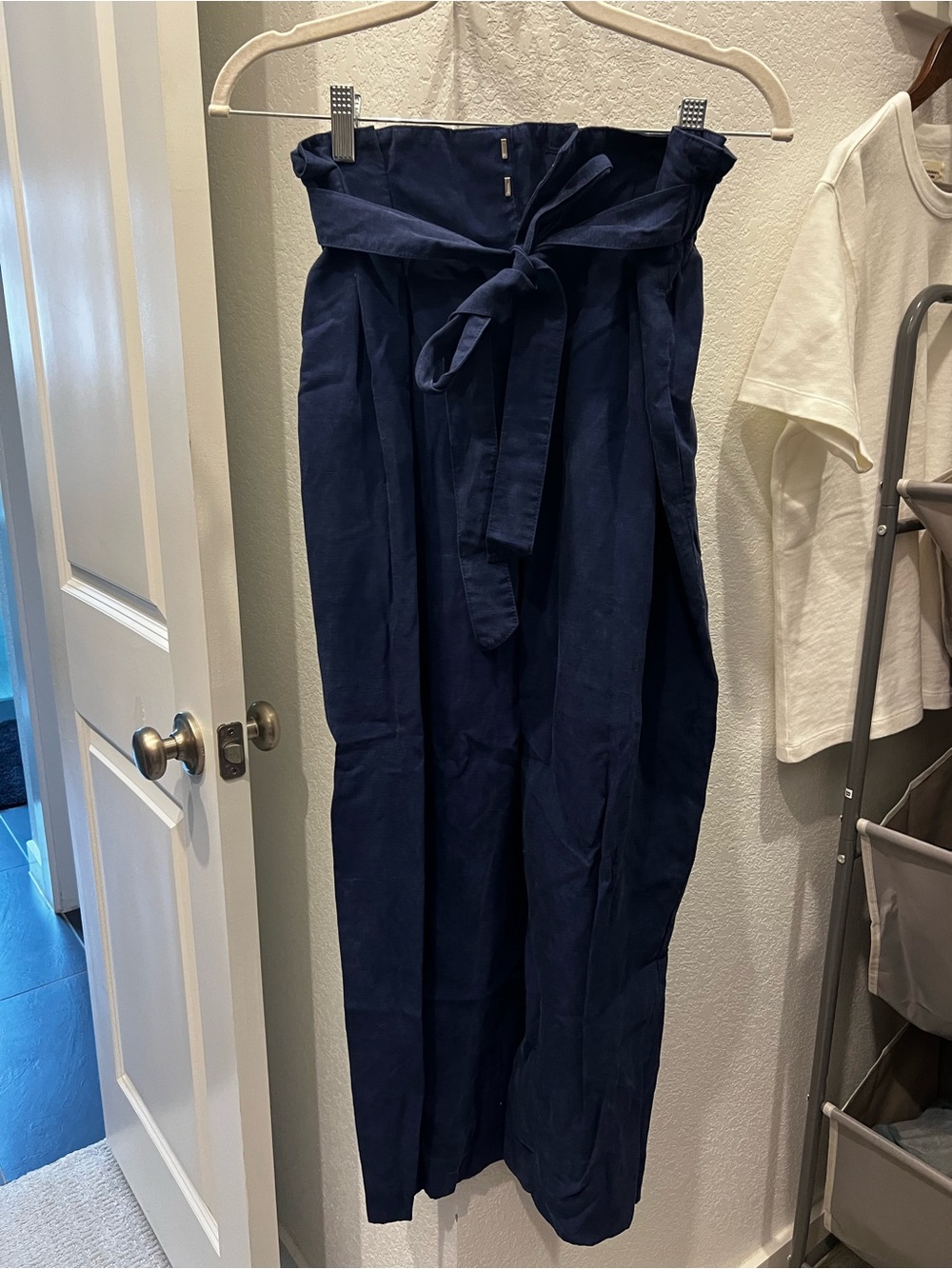 Club Monaco High-Waist Tie-Belt Paperbag Pants - Navy